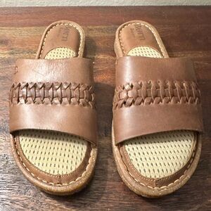 Women's Born Basics Trenza Tan Leather Slides Sandals‎ Size 8